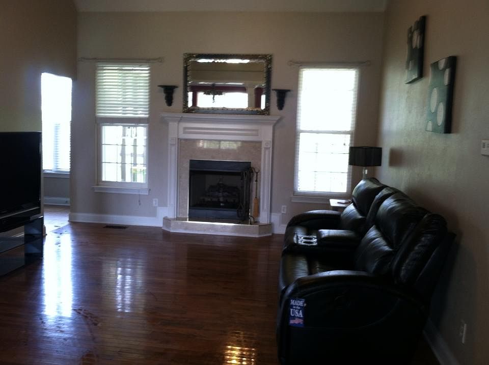 2nd image of 79 Champagne Cir
