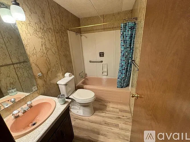 486 Main Rd #1