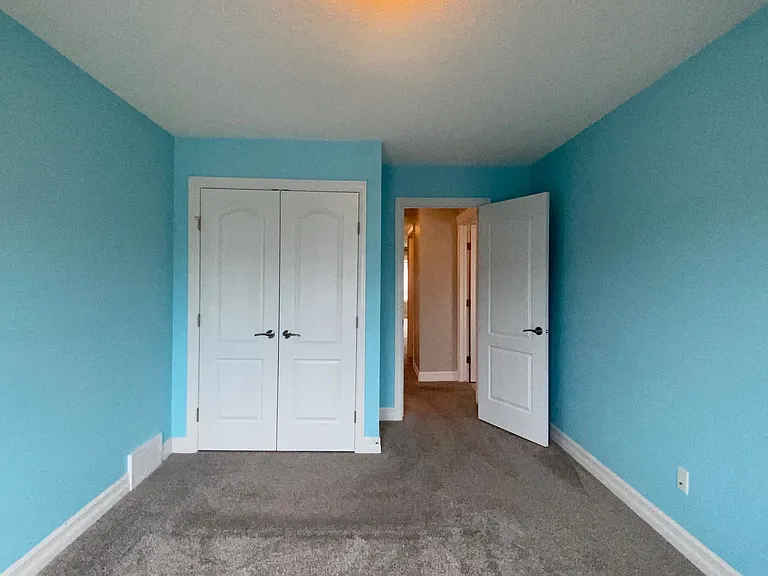 15815 15th Ave SW — Photo 32