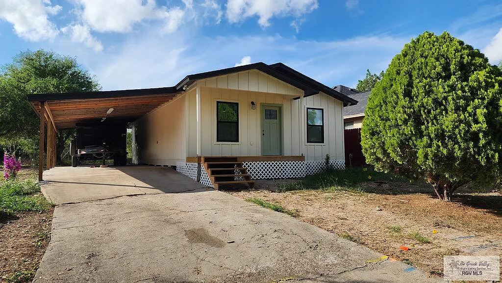 3 bed, 2.0 bath, 1200 sqft, $1,750 — Photo 2