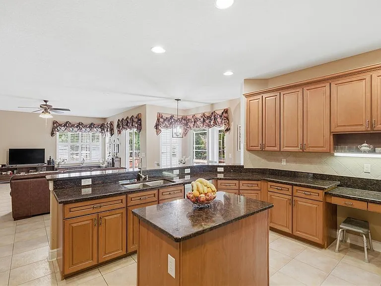 10266 Estuary Dr — Photo 13