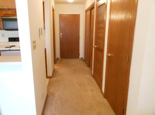 6101 NW 2nd Cir APT 7, Lincoln, NE 68521
