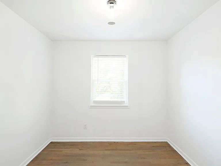 209 Greentree Park — Photo 18