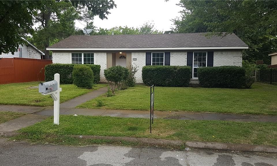 1st image of 12121 Bishop Dr