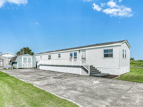 3rd image of 3023 Sea Shore Dr