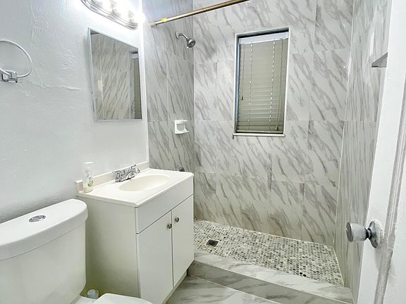 3rd image of 330 NE 70th St #3