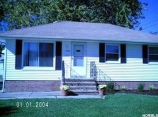 4700 Heather Ln, Brooklyn, OH 44144