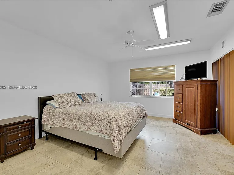 5520 NW 49th Ave — Photo 20