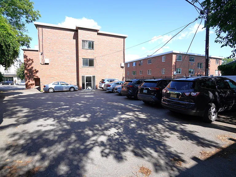 360 Market St #6 — Photo 13