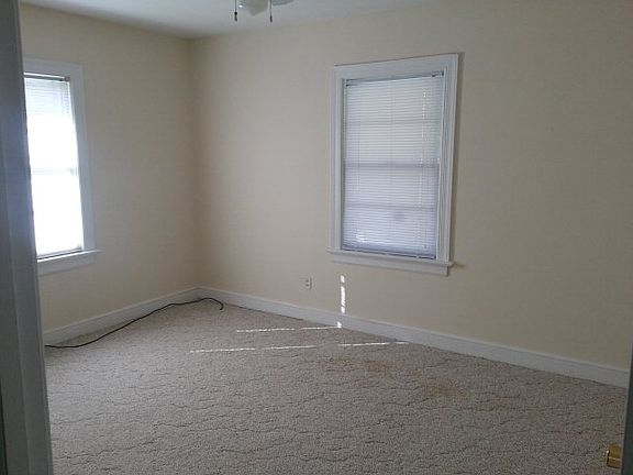 5th image of 317 Amos St