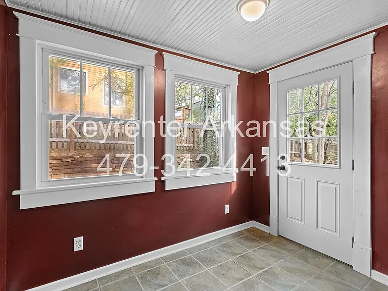 224 S Church Ave — Photo 24