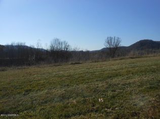 194 Rimrock Rd, Rollingstone, MN 55969