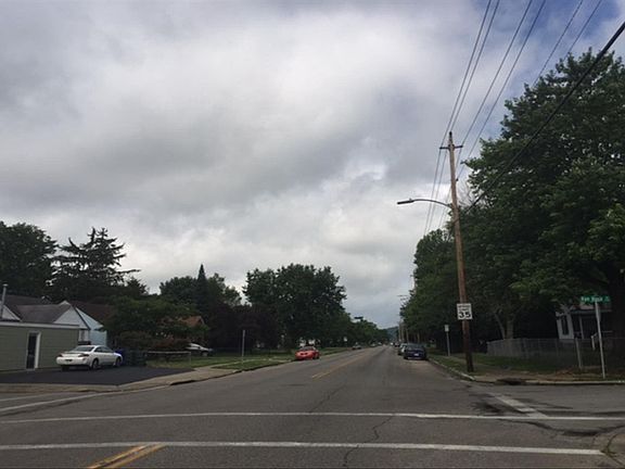 5th image of 911 Saint Clair Ave