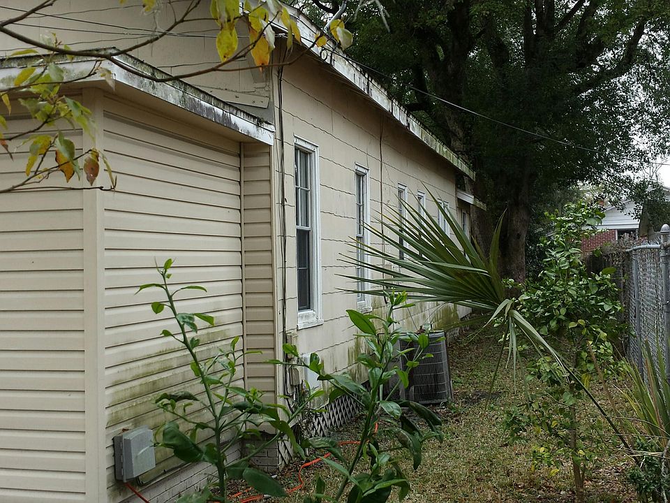 2nd image of 7118 N Pearl Street