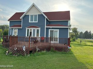 121 Broadway, Buxton, ND 58218