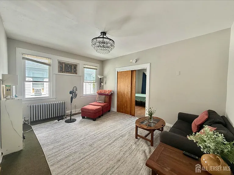 326 Cedar Ave #B — Photo 4