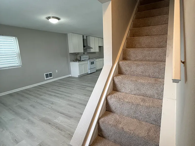 305 W Washington St #305 — Photo 7