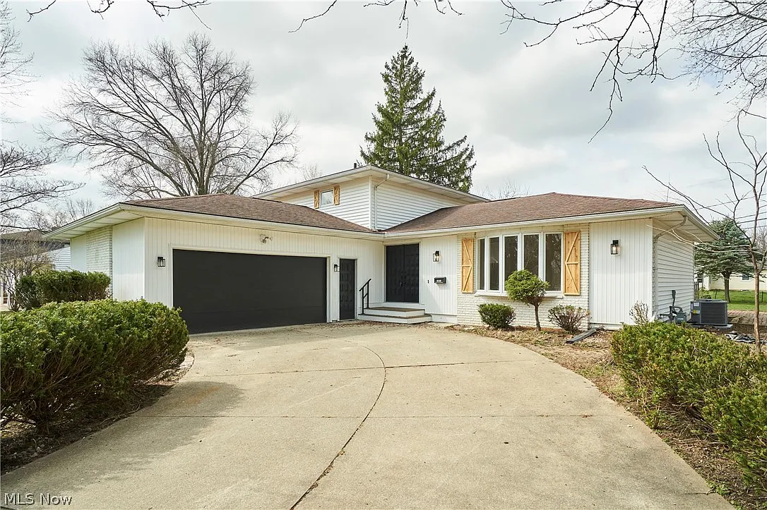 292 Wren Way photo 1