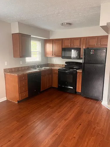 810-811 Howard Ave Photo 1