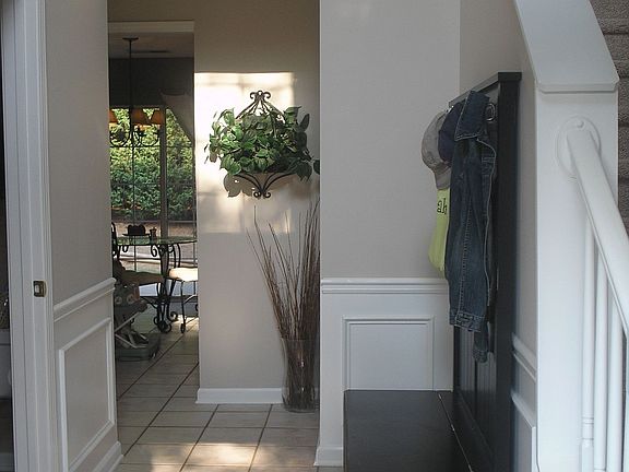 2 story entry with 12x12 ceramic tile and half bath