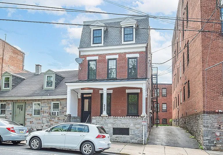 323 N Mulberry St #1 — Photo 1