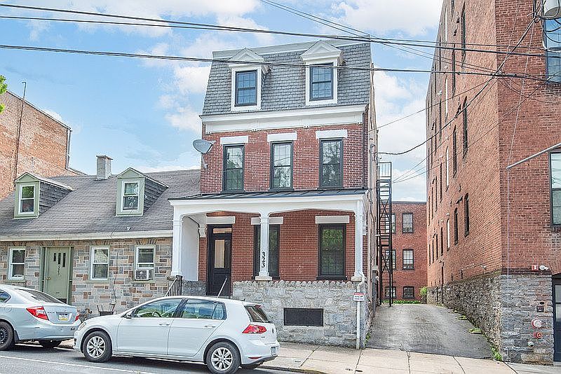 1st image of 323 N Mulberry St APT 1