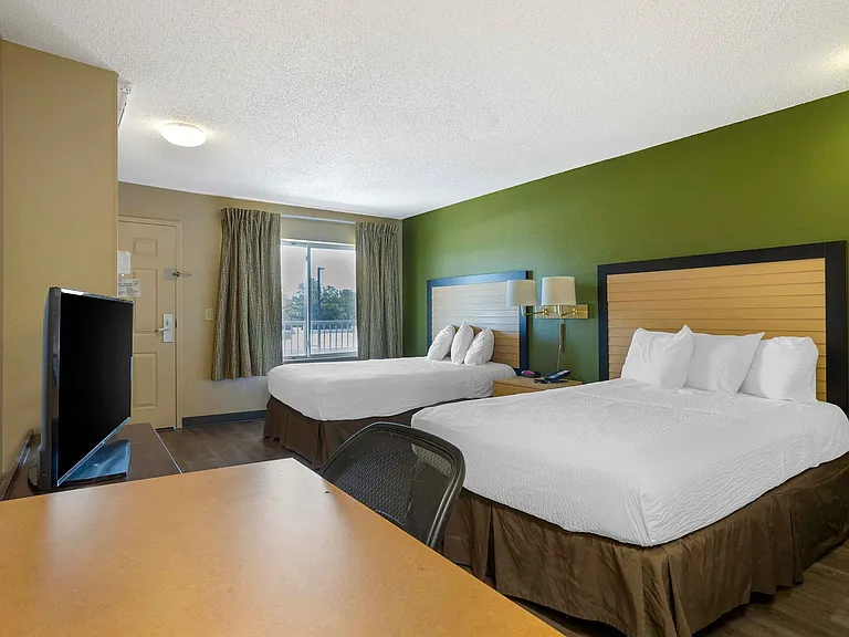 Studio Suite - 2 Queen Beds