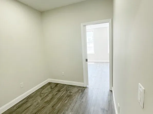 60-33 67th Avenue image 4 of 5