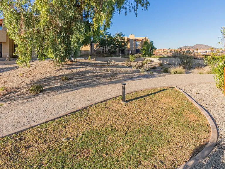 2134 W Harmont Dr — Photo 67