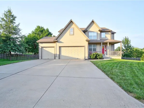 2218 Martha Ln, Greenwood, MO 64034