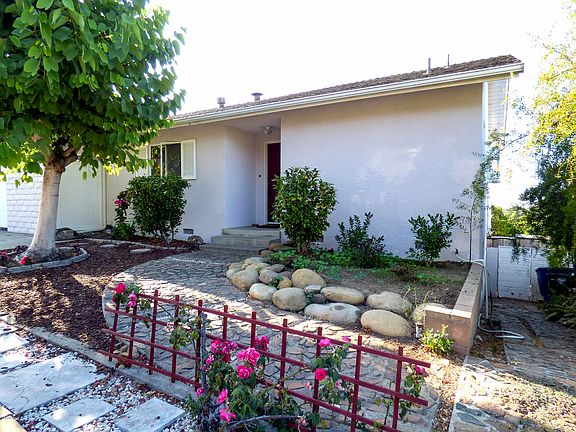 3rd image of 2232 Palomar Ave