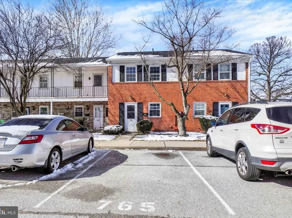 765 Colony Dr, York, PA 17404