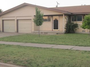 913 Michigan St, Perryton, TX 79070