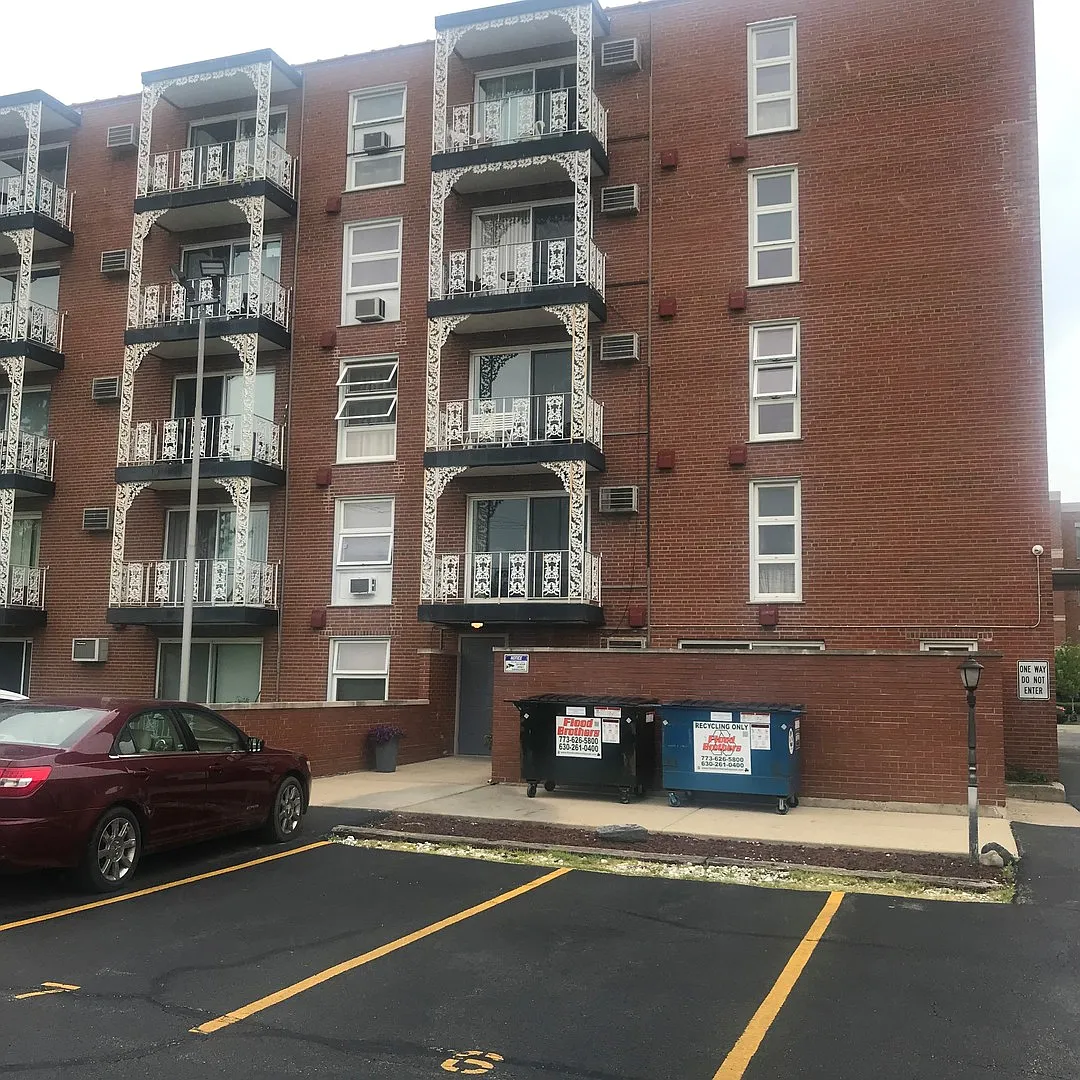 Building Photo - 6490 N Northwest Hwy #3B