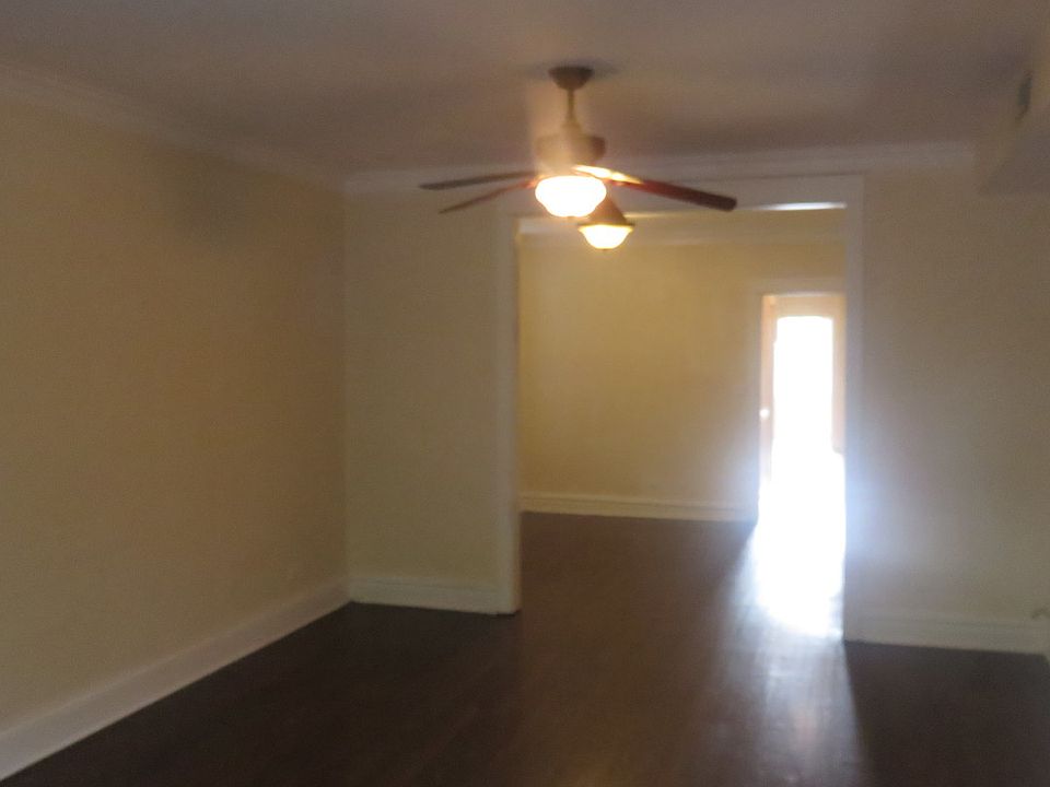 2nd image of 5120 N Leavitt St #G