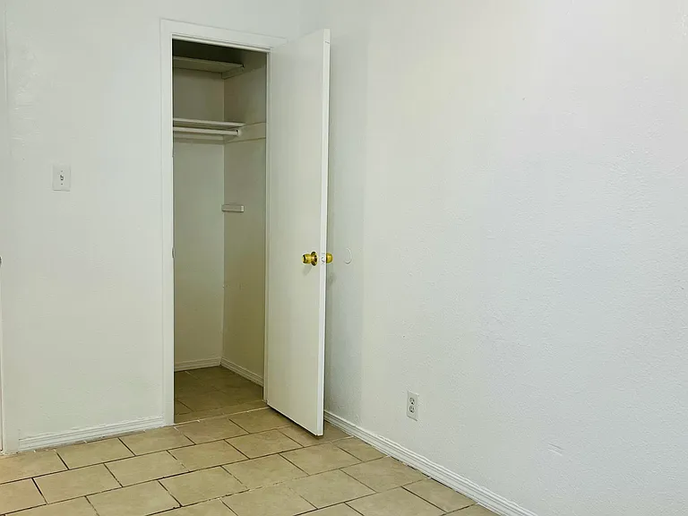 8200 Copper Ave NE #A — Photo 28