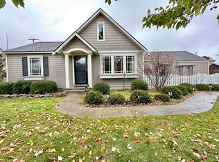 165 Bay Shore Dr, Bay City, MI 48706