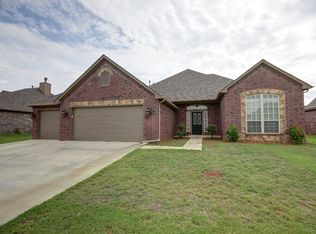 9203 N 95th Pl E, Owasso, OK 74055