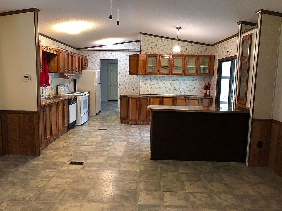 1st image of 210 Ira St