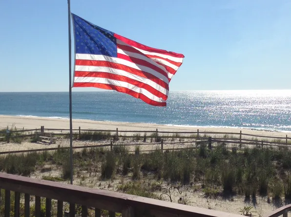 6 N 5th St, Surf City, NJ 08008