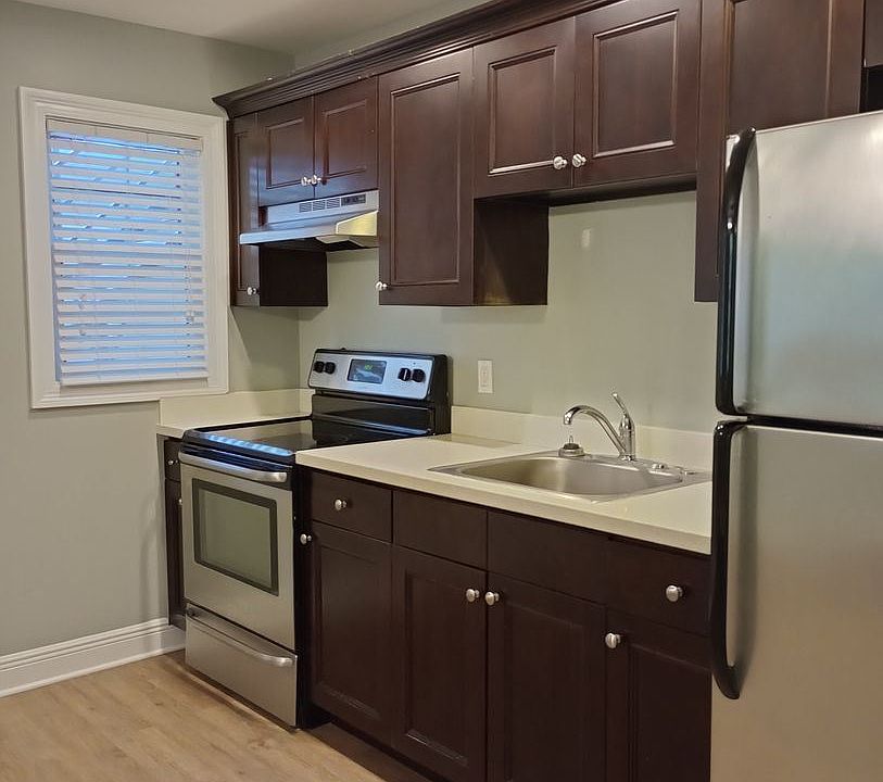 1st image of 724 Louisa St Unit 15