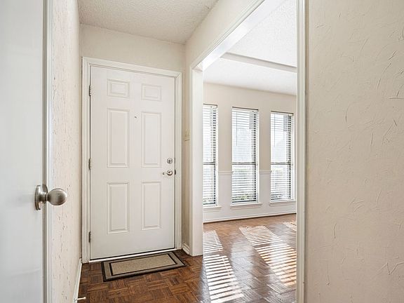 3rd image of 339 Aspenway Dr