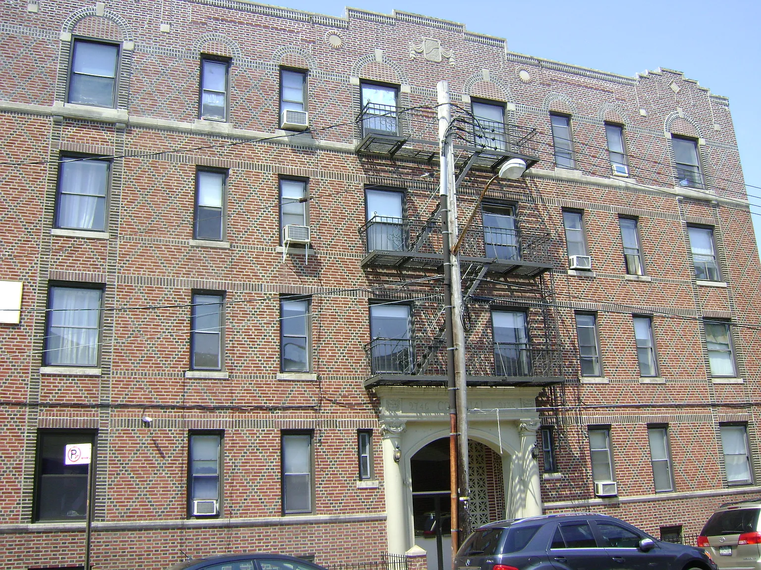 2738 East 19th Street — Photo 1