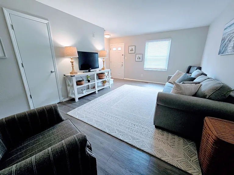 Park Lane Apartments — Photo 31