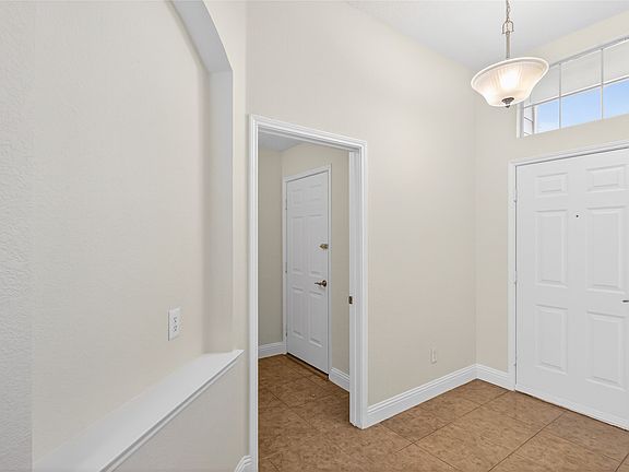 2nd image of 4817 Barnhill Ln