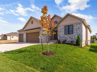 4121 NE Dearborn Ln, Lees Summit, MO 64064