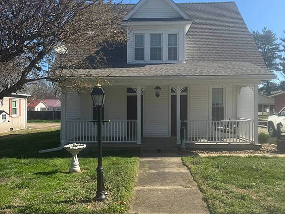3rd image of 310 College St