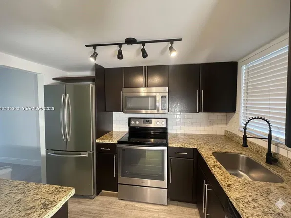 1630 Embassy Dr APT 101, West Palm Beach, FL 33401