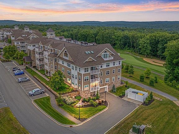4th image of 7 Longview Drive #108