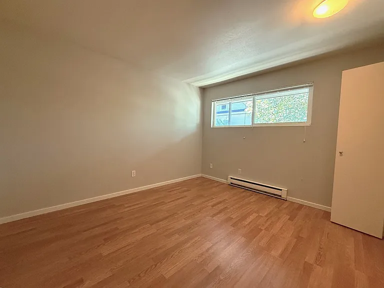 1617 E Jefferson St — Photo 12